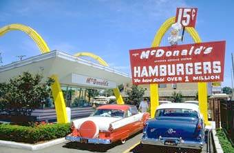 MCDONALD'S DESPLAINES MUSEUM - SAME AS MCDONALDS THAT OPENED AT 79TH AND PHILIPS - c 1960