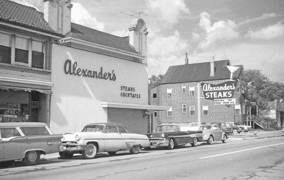 PHOTO - CHICAGO - ALEXANDER'S STEAKS RESTAURANT - AND SURROUNDINGS - ANOTHER VERSION OF DAVID ALEXANDER'S IMAGE - 1958-9