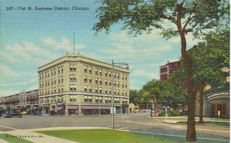 71ST STREET AND SOUTH SHORE DRIVE - A MUCH LOVED BUILDING - MITCHELL'S ICE CREAM WAS THE CORNER STORE - MANY DOCTORS AND DENTISTS OFFICES HERE - SOUTH SHORE COUNTRY CLUB GATE AT RIGHT OF IMAGE - POSTCARD - c1940