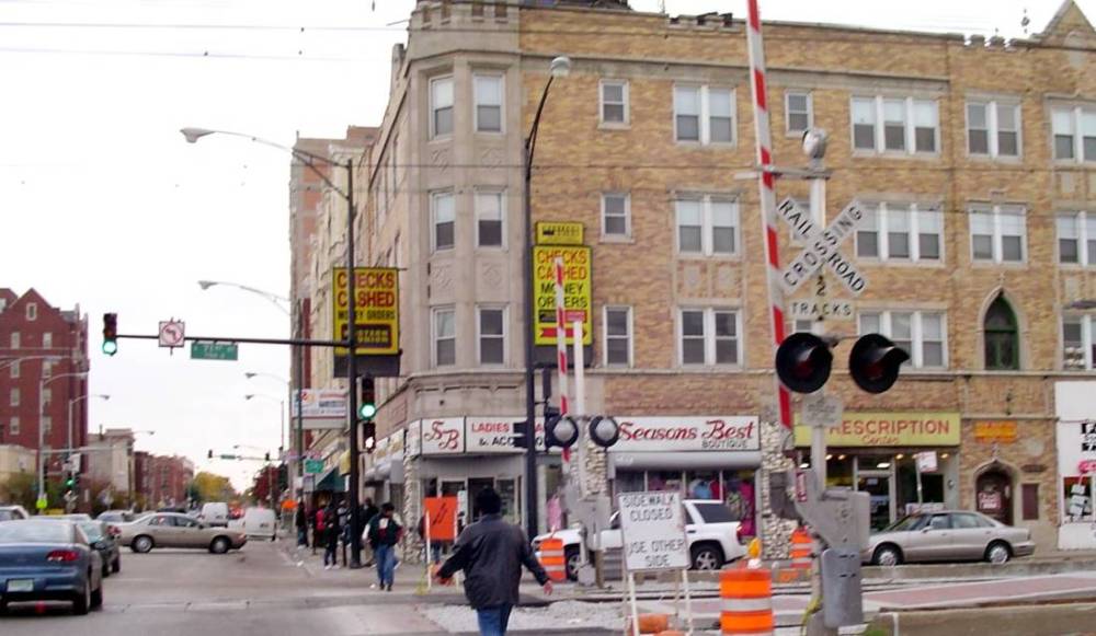 SOUTH SHORE COMMERCIAL STREET - 71ST AND JEFFERY - WELL INTO ITS DECLINE - FROM CHICAGO NEIGHBORHOOD SITE