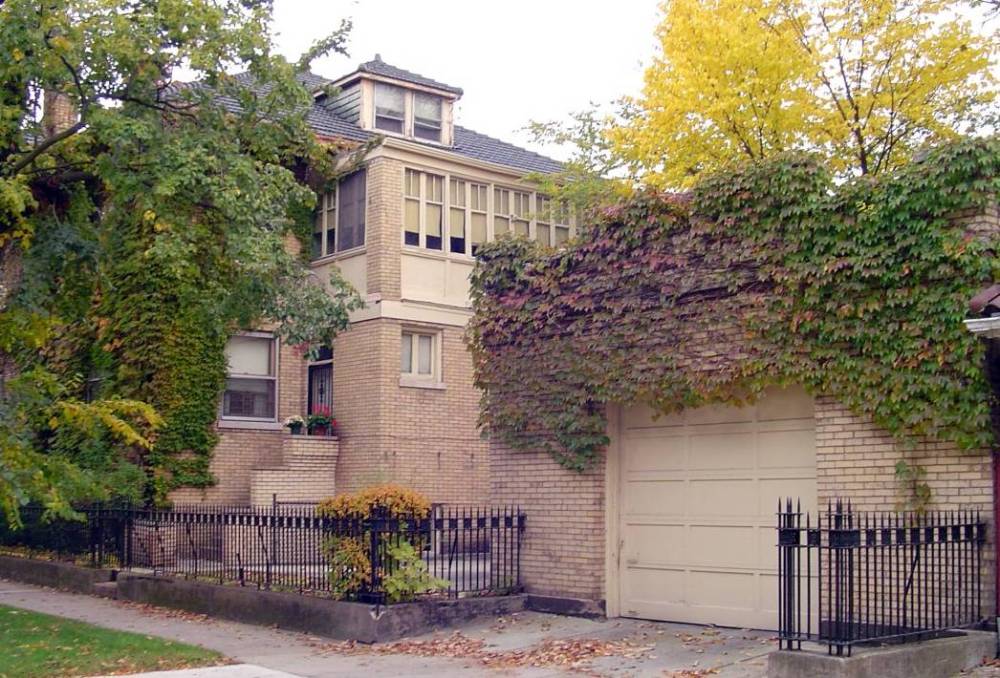 SOUTH SHORE RESIDENTIAL STREET - NAME UNKNOWN - BEAUTIFUL HOME - YELLOW BRICK - FROM CHICAGO NEIGHBORHOOD SITE