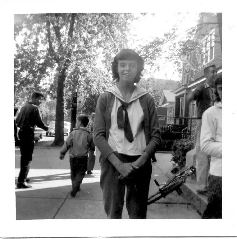 KAREN MATTHEWS IN FRONT OF MYRA BRADWELL SCHOOL - MIGHT BE ME LEFT BACKGROUND - 1958/9 - A KAREN MATTHEWS PHOTO