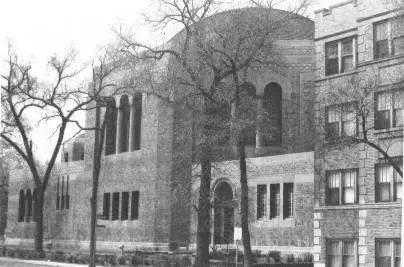JEWISH TEMPLE ON 51ST STREET I BELIEVE AT GREENWOOD - CLASSROOMS USED AS A KENWOOD SCHOOL BRANCH IN 1950s