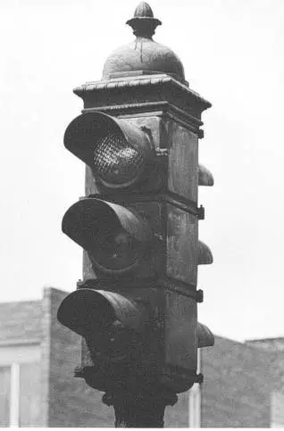 CHUCKMAN WONDERFUL OLD STOPLIGHT - HYDE PARK - ALREADY DISAPPEARING THEN - APRIL 1967
