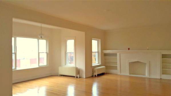 PHOTO - CHICAGO - SOUTH SHORE APARTMENT INTERIOR - 6733 MERRILL - EDITED FROM A REAL ESTATE IMAGE